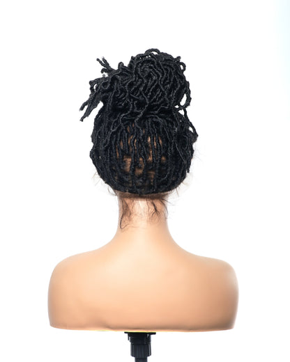 Salon-Level Locs HD Full Lace 24“ 80 Strands Braided Wig